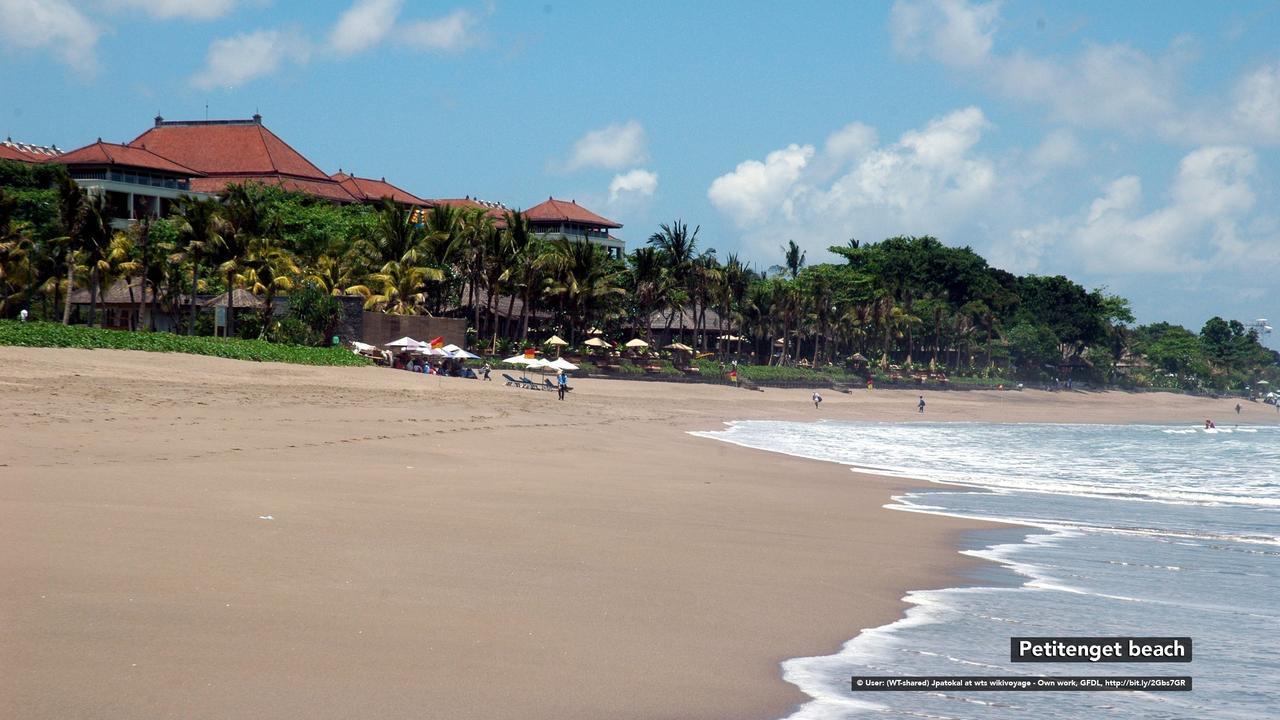 Hotel Zen Premium Eka Laweya